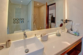 Loveboat Penthouse Studio With Private Splash Pool – Penthouse 5 B – By Salt-Kisses