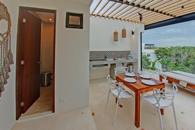 Loveboat Penthouse Studio With Private Splash Pool – Penthouse 5 B – By Salt-Kisses