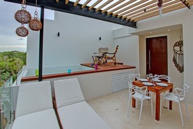 Loveboat Penthouse Studio With Private Splash Pool – Penthouse 5 B – By Salt-Kisses