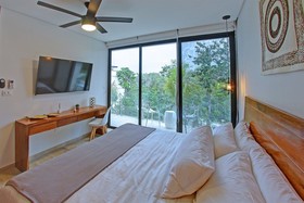 Loveboat Penthouse Studio With Private Splash Pool – Penthouse 5 B – By Salt-Kisses