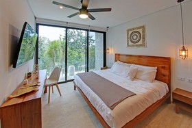 Loveboat Penthouse Studio With Private Splash Pool – Penthouse 5 B – By Salt-Kisses