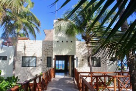 Playaakun Luxury Beach Retreat