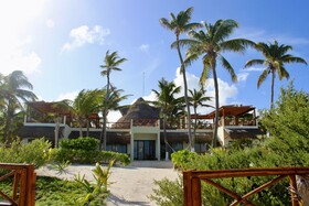 Playaakun Luxury Beach Retreat