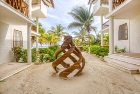 Mía Tulum Resort