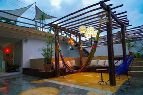 Teetotum hotel