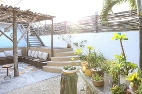 Teetotum hotel