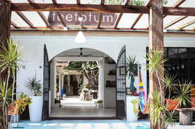 Teetotum hotel
