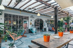 Teetotum hotel