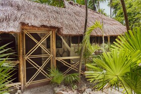 Yaxchen Tulum Eco Lodge & Cenote