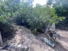 Yaxchen Tulum Eco Lodge & Cenote
