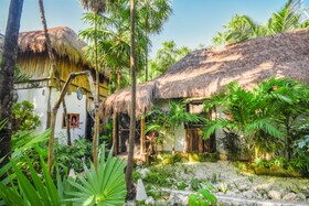 Yaxchen Tulum Eco Lodge & Cenote