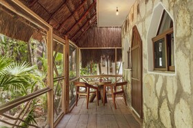 Yaxchen Tulum Eco Lodge & Cenote