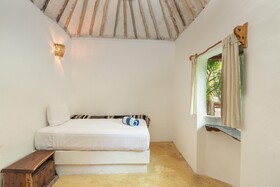 Yaxchen Tulum Eco Lodge & Cenote