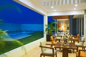 Hampton Inn & Suites by Hilton Paraiso