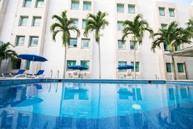 Holiday Inn Express Paraiso Dos Bocas