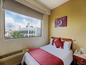 Olmeca Plaza Urban Express Hotel