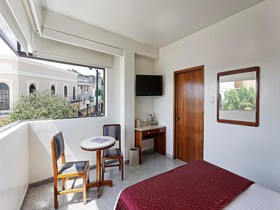 Olmeca Plaza Urban Express Hotel