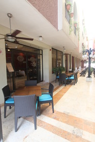 Del Paseo