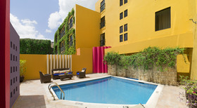 Plaza Colonial