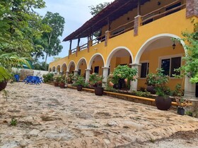 Hotel Casa Novelo