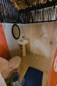 Casa Maya Lodge Robinson Crusoe Life