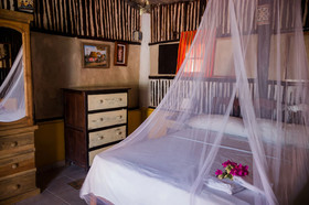Casa Maya Lodge Robinson Crusoe Life