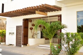 40 Canones Hotel