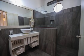 40 Canones Hotel