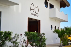 40 Canones Hotel