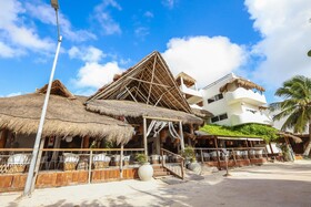 40 Canones Hotel