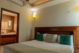 Aquastar Unique Hotel & Apartments