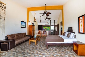 Mahasand Hotel & Hostel