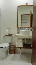 Noah Beach Hotel & Suites