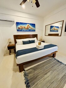 Noah Beach Hotel & Suites