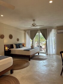 Noah Beach Hotel & Suites