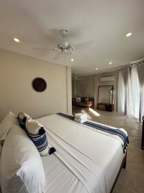 Noah Beach Hotel & Suites