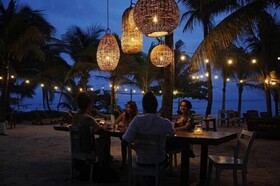 Noah Beach Hotel & Suites