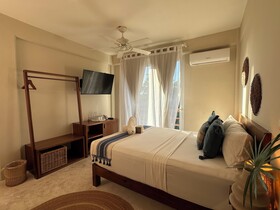 Noah Beach Hotel & Suites