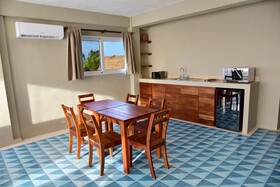 Noah Beach Hotel & Suites