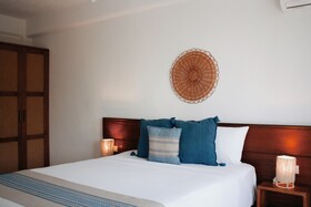 Noah Beach Hotel & Suites