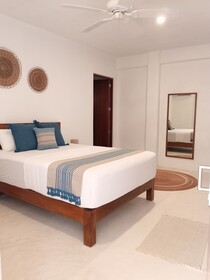 Noah Beach Hotel & Suites