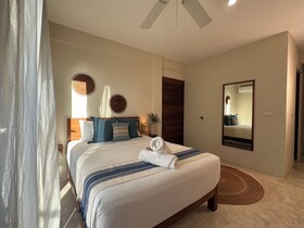 Noah Beach Hotel & Suites