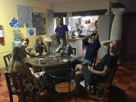 Art Apart Hostel