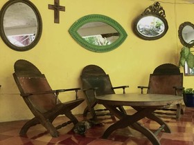 Art Apart Hostel