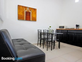 Bakab Hostel & Equestrian Amenities