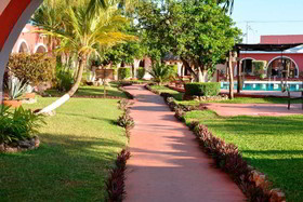 Hotel Hacienda Inn