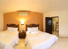 Hotel Hacienda Inn