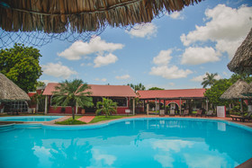 Hotel Hacienda Inn