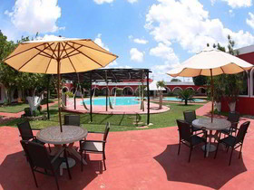 Hotel Hacienda Inn