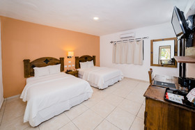 Hotel Hacienda Inn